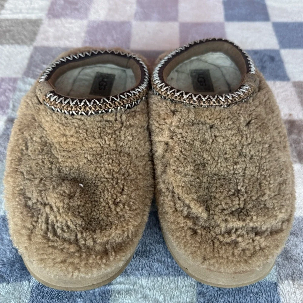 UGG these size